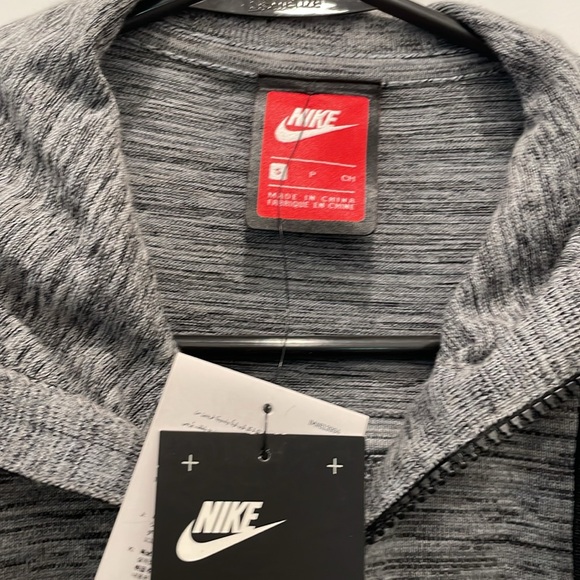 NWT Nike Tech Pack Gray Jacket Sz Sm - Picture 2 of 9